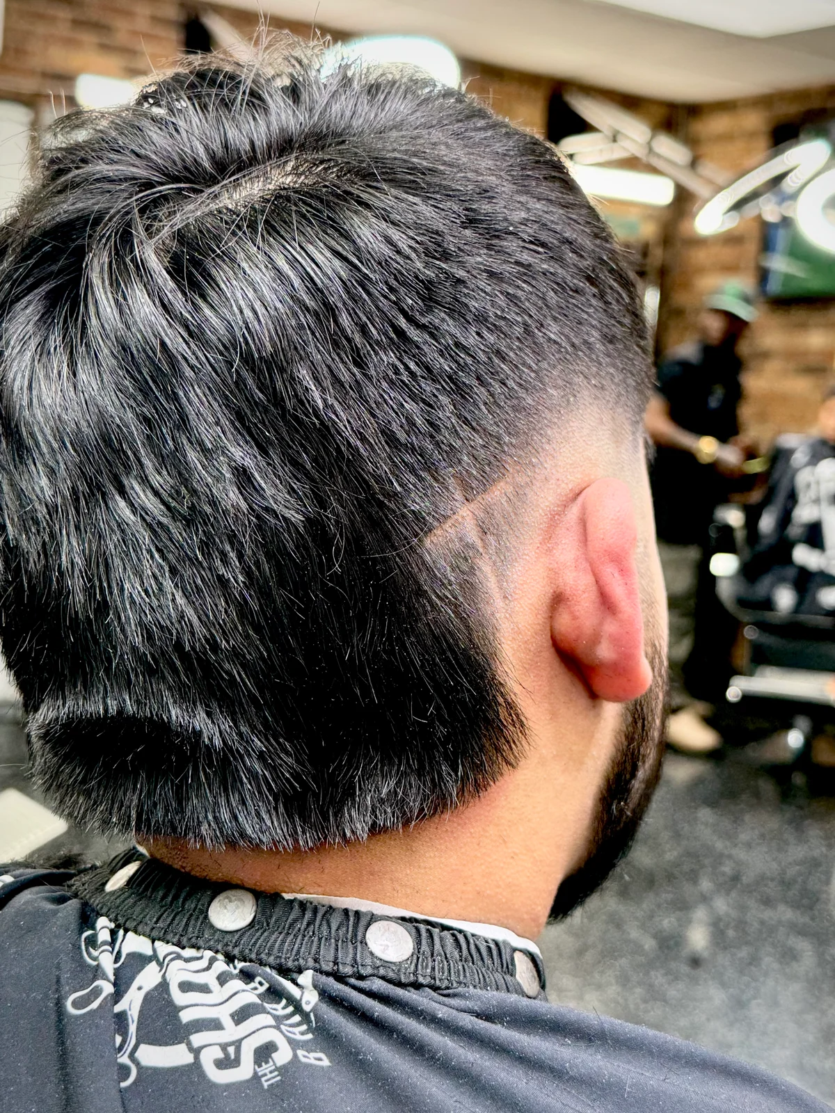Sculpted mullet detail