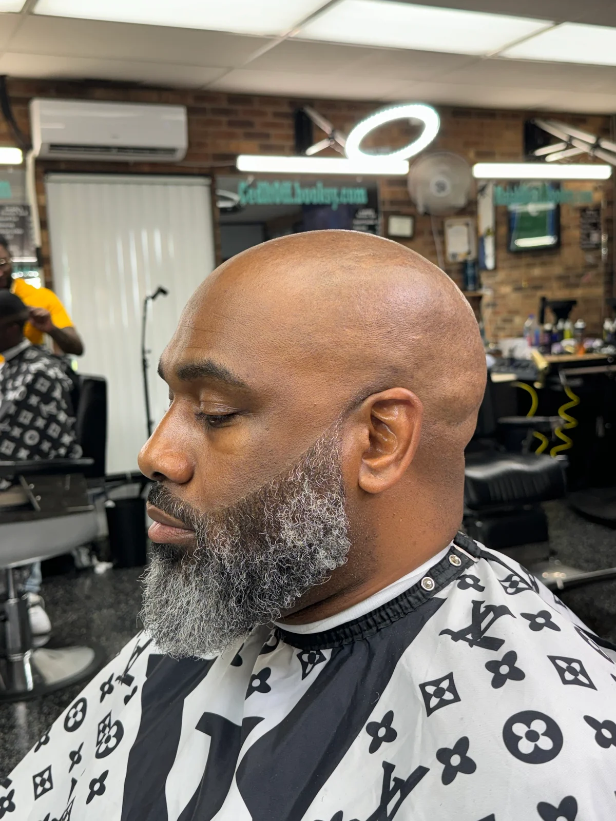 Beard shape & razor finish